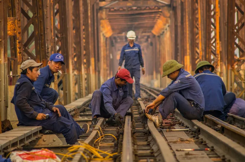 They Called It the Longest Bridge in the World. It Killed 75 Men Before It Was Finished.